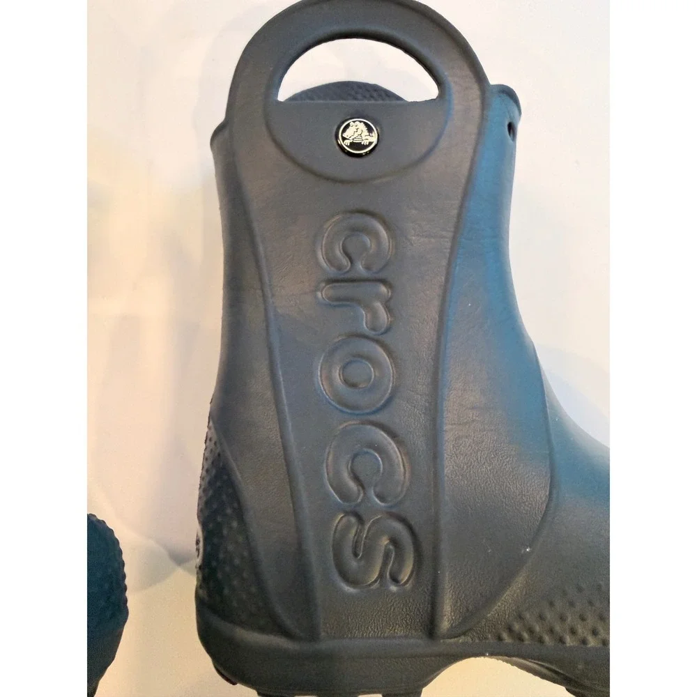 CROCS handle it